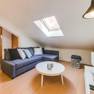 Santos Gem I - In Trendy Neighborhood Appartement